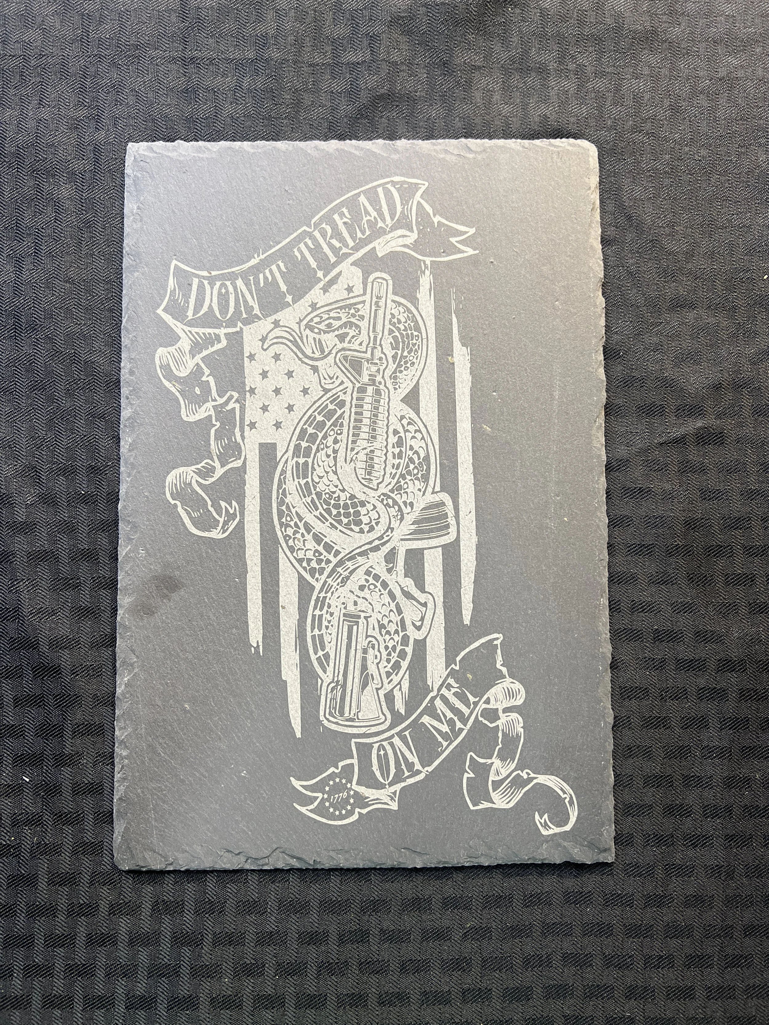 アメリカのニューオリンズで購入した手描き石版 The Laser Forge | Discover Custom Engraving Today